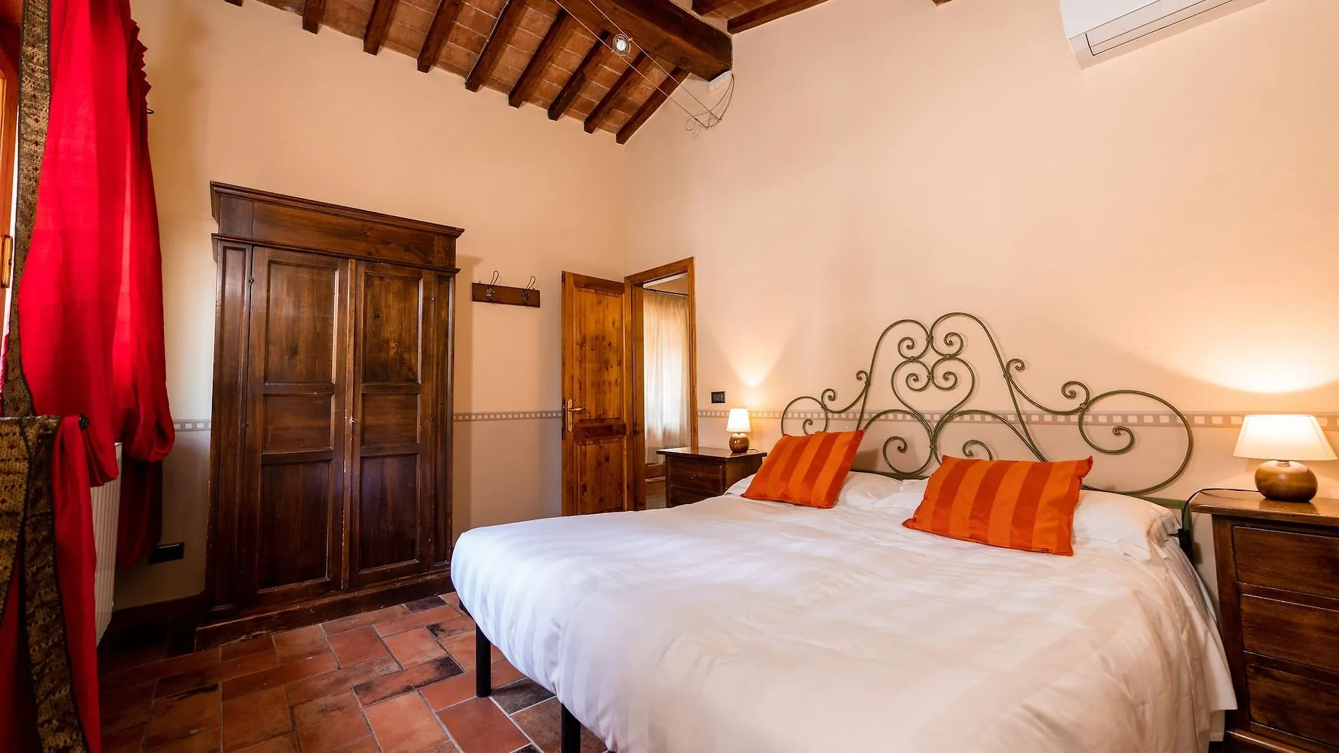 Farm stay Agriturismo Parco Fiorito Cortona Italy